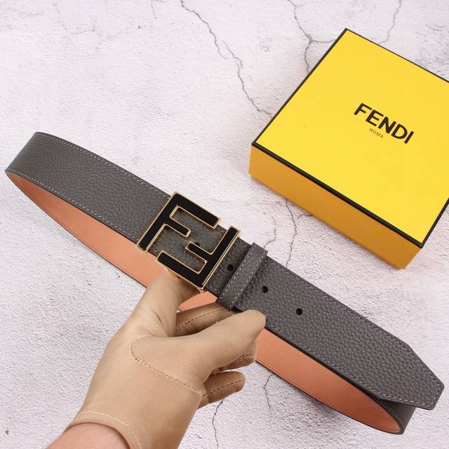 Fendi 芬迪 专柜同款 宽40Mm 男士时尚休闲腰带 原版荔枝纹面+头层磨砂底 顶级做工，搭配标志ff搭扣，奢华时尚休闲 原单品质。