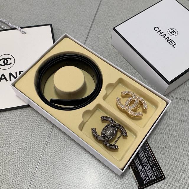 C精品款 ☆双扣礼盒套装 含礼盒 专柜有售 香奈儿chanel专柜在售正品 此款采用双面头层牛皮制作 油边细致、☆正品开模 搭配广州原版扣五金 3.5Cm规格 C精品款 ☆双扣礼盒套装 含礼盒 专柜有售 香奈儿chanel专柜在售正品 此款采用双面头层牛皮制作 油边细致、☆正品开模 搭配广州原版扣五金 3.5Cm规格