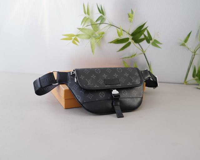 路易威登 官网同步 高版本 斜挎单肩背包 永恒不过时的标志性产品 纯原单牛皮 顶级五金制作 非市面普通版本 今年最爱的款 全部实拍 实用性非常高 完全不用担心穿