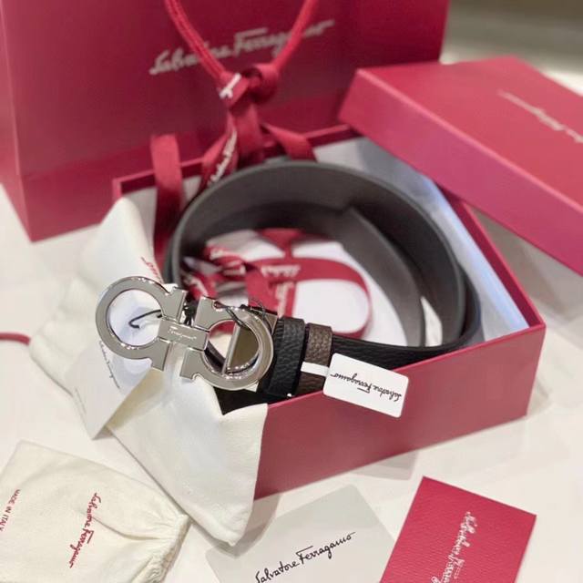 菲拉格慕 原单双面进口小牛皮带身 搭配原单精品钢扣。原产皮料定制，专柜宽度3.5Cm. 温馨提示：长度100-125Cm 长度也可自行裁剪，工艺精湛，F家经典之