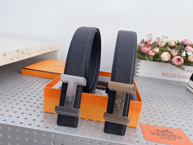 爱马仕爱马仕是世界奢侈品 品牌 创建于法国巴黎带身采用头层皮制作 ..双面可用 奢侈 保守 尊贵 贵族式风格由整体到细节 有法国人的浪漫气息