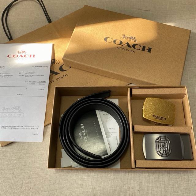 双扣礼盒套装 含礼盒 蔻驰coach礼盒套装皮带 爆款来袭3.5Cm宽 头层牛皮，专柜同款 高真空电镀五金 均可旋转扣头、长度可剪裁。一带身配二扣头自由搭配！专