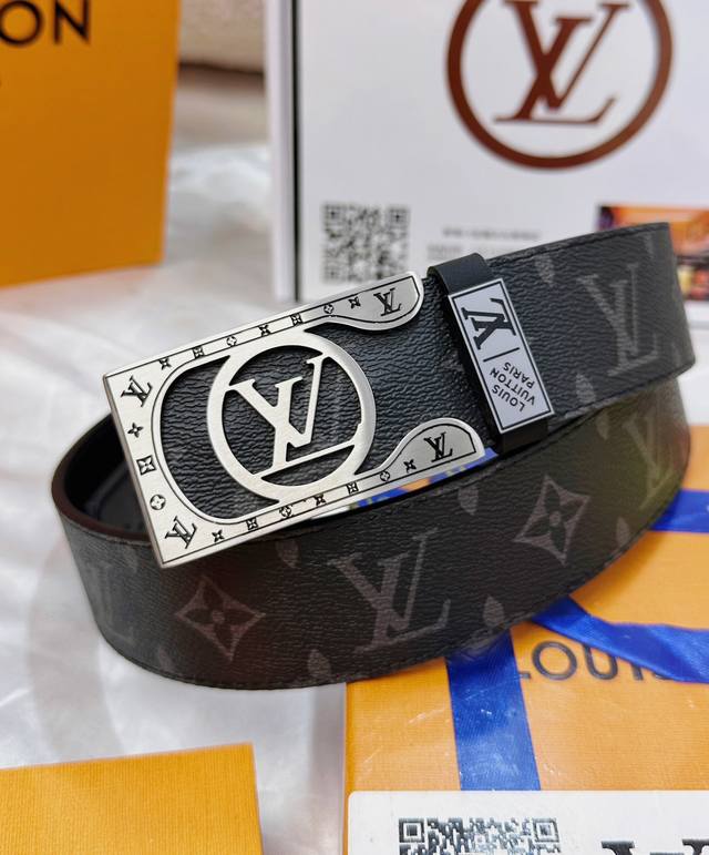 皮带：Lv..路易..威登顶级复刻. 腰带：原单品质百分百头层牛皮，保证真皮。雕花镂空工艺.真空电镀.永不掉色.24K纯钢扣头层老花，黑格，棕格，黑花，格仔系列