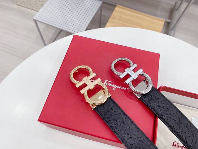 如果有一款腰带是今年我喜欢的 还是10年前我喜欢的。只有 菲拉格慕 无论是新手还是职场精英都是很好驾驭的一款长短自由剪裁 纯皮制作 宽度3.5厘米。配送礼盒