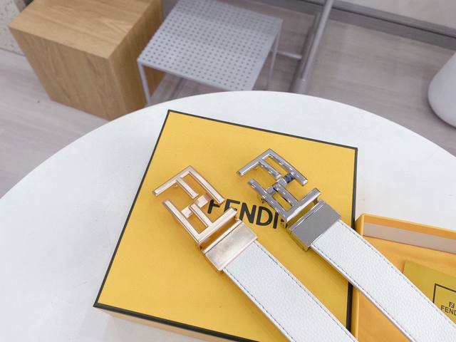 芬迪美腻新品限量款 超级洋气真的是圈粉各个年龄段 ♀明星都爱据说没有芬迪不够红 百搭气质 十几年经验师傅加工完成 顶级做工 带身纯牛皮制作 带身宽度:3.4厘米 芬迪美腻新品限量款 超级洋气真的是圈粉各个年龄段 ♀明星都爱据说没有芬迪不够红 百搭气质 十几年经验师傅加工完成 顶级做工 带身纯牛皮制作 带身宽度:3.4厘米