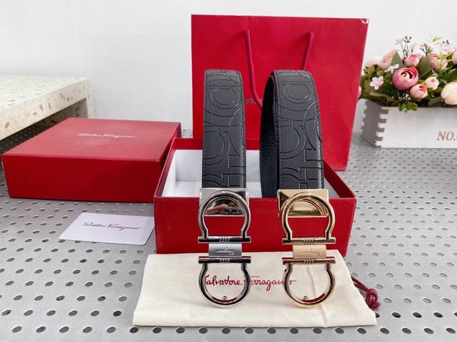 如果有一款腰带是今年我喜欢的 还是10年前我喜欢的。只有 菲拉格慕 无论是新手还是职场精英都是很好驾驭的一款长短自由剪裁 纯皮制作 宽度3.5厘米。配送礼盒 如果有一款腰带是今年我喜欢的 还是10年前我喜欢的。只有 菲拉格慕 无论是新手还是职场精英都是很好驾驭的一款长短自由剪裁 纯皮制作 宽度3.5厘米。配送礼盒