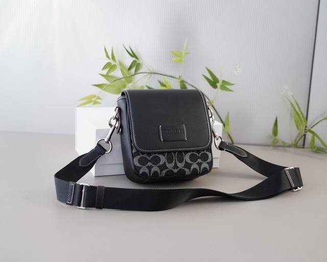 蔻驰 官网同步 高版本 斜挎单肩背包 永恒不过时的标志性产品 纯原单牛皮 顶级五金制作 非市面普通版本 今年coach最爱的款 全部实拍 实用性非常高 完全不用