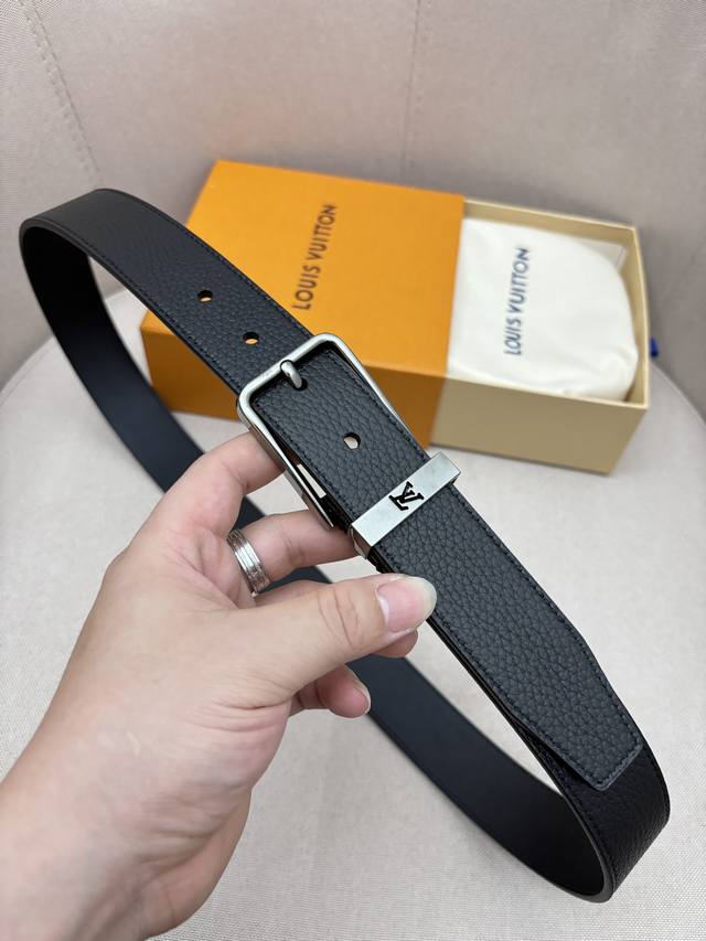 Lv路易男士 宽度3.5Cm 简单大方 精品五金 双面进口皮 佩戴效果非常不错 送礼自用最佳推荐