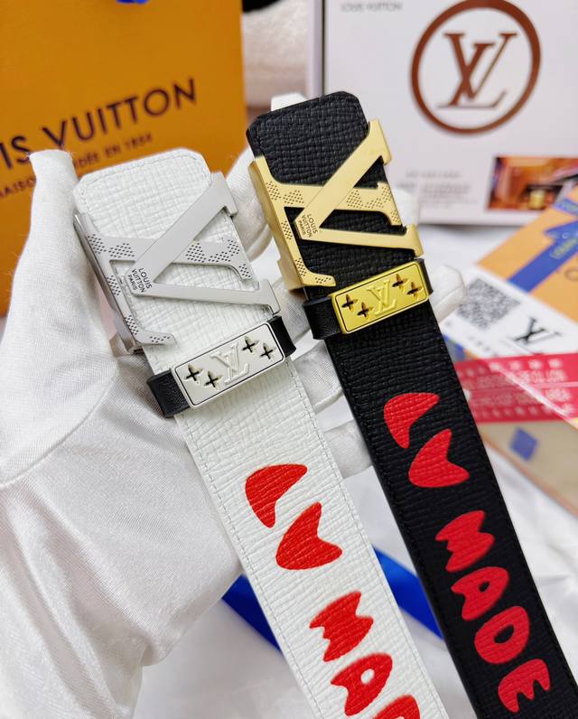 皮带:Lv..路易..威登顶级复刻. 腰带:原单品质百分百头层牛皮,保证真皮。复古雕花设计.真空电镀.永不掉色.24K纯钢扣涂鸦彩绘图案艺术双面可用专柜同等质量 皮带:Lv..路易..威登顶级复刻. 腰带:原单品质百分百头层牛皮,保证真皮。复古雕花设计.真空电镀.永不掉色.24K纯钢扣涂鸦彩绘图案艺术双面可用专柜同等质量