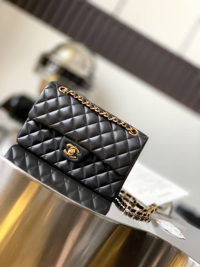 Chanel 经典cf羊皮菱格链条包 全钢五金，真空电镀 尺寸：23*15*7Cm 款号：1113