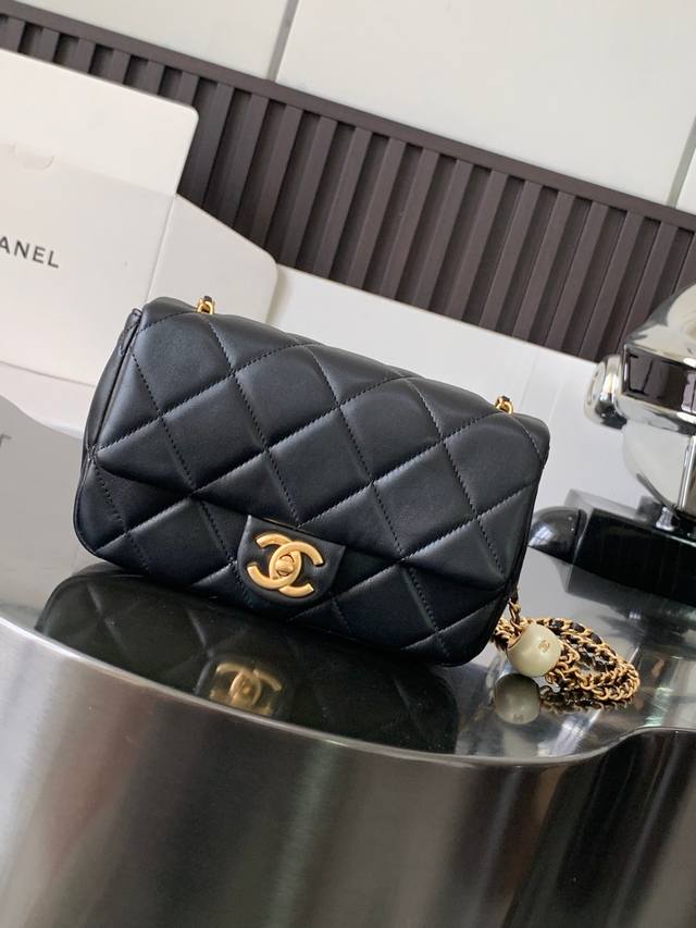 Chanel 24S 珍珠cf大mini 链条随意调节长短 尺寸：13X20X6.5Cm 型号：4861