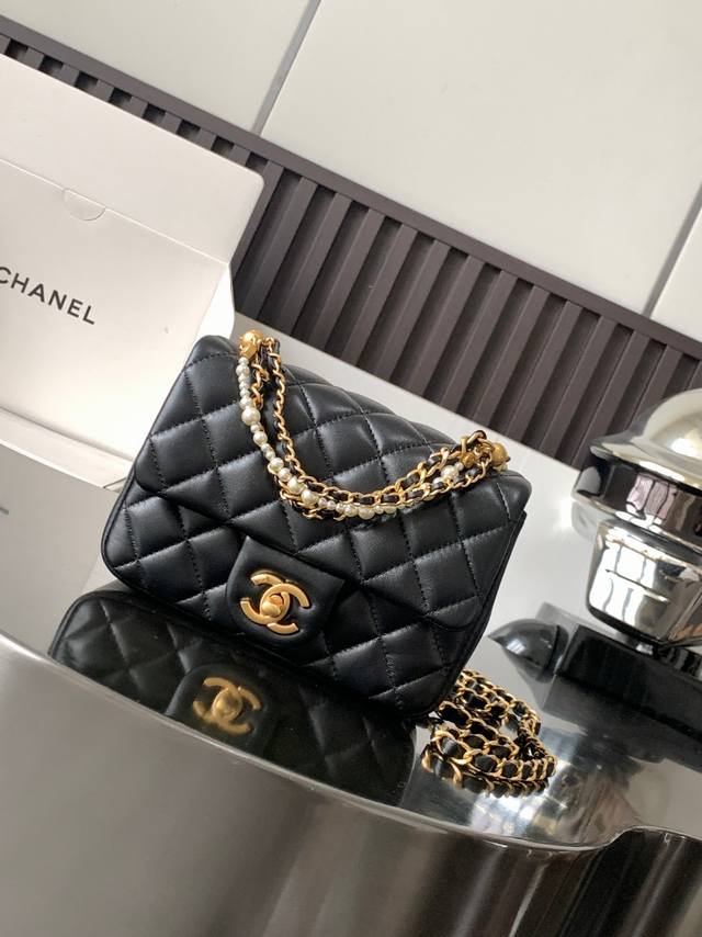 Chanel24P口盖珍珠方胖子 小羊皮+全钢复古五金 尺寸：17*12.5*5 型号：4385