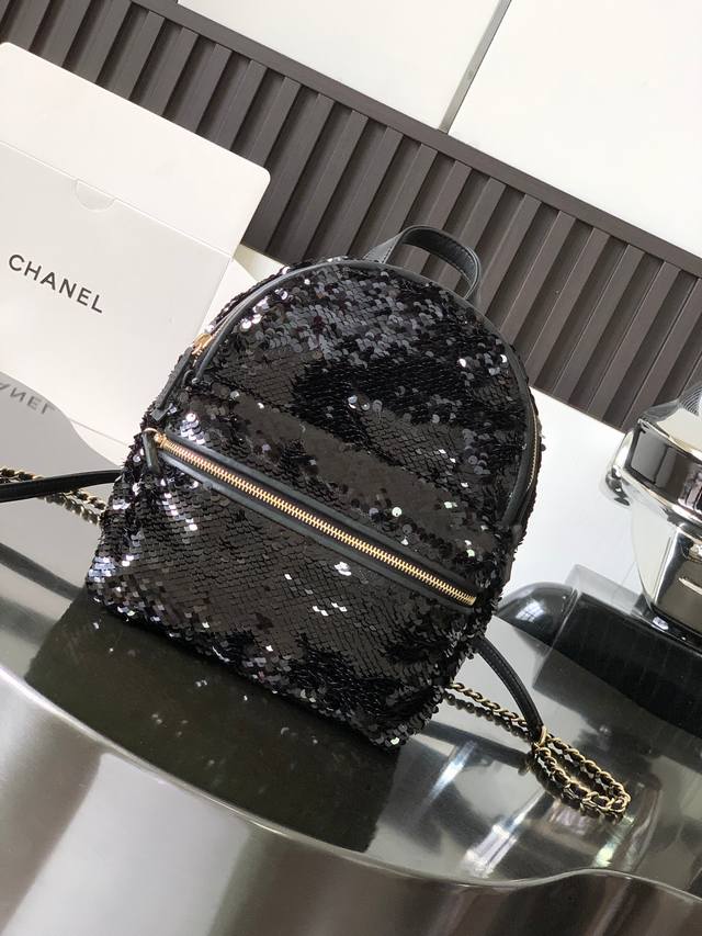 Chanel 24C亮片双肩包 手工刺绣，重点不刮手 尺寸：25X21X15Cm 款号：4662