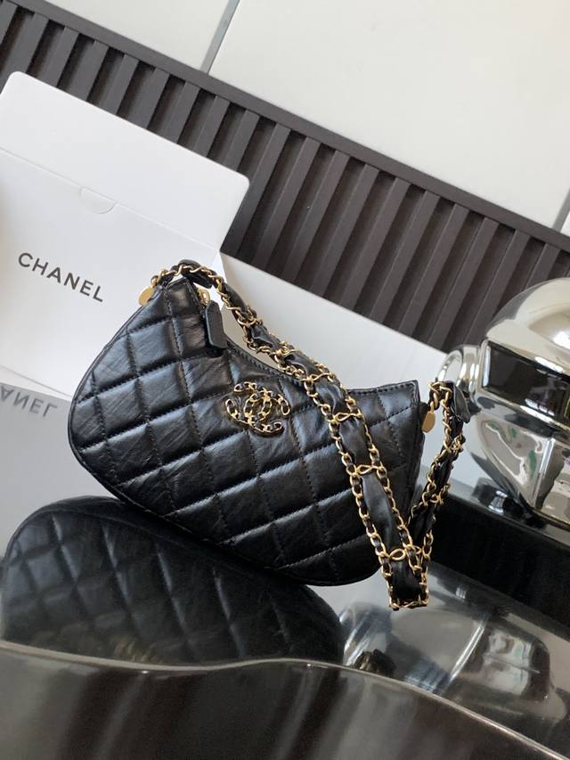 Chanel23K Hobo腋下包 褶皱小牛皮皮穿链肩带 尺寸：23.5X13.5X5.3Cm 款号：4422 大