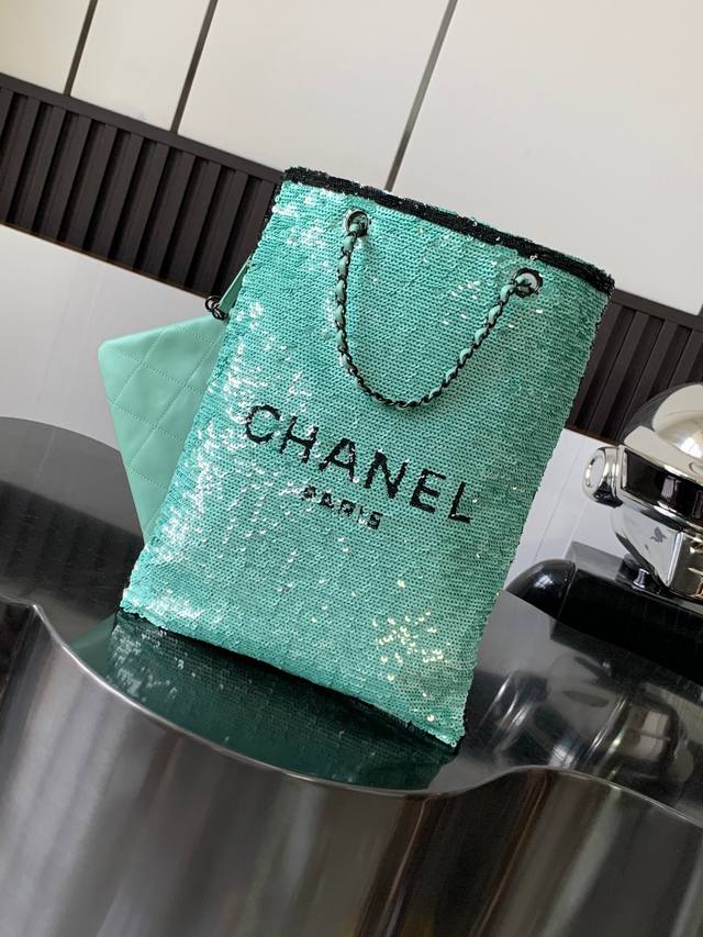 Chanel 2024S亮片托特包 两条肩带，多种背法 尺寸：30X2X39Cm 型号：4856