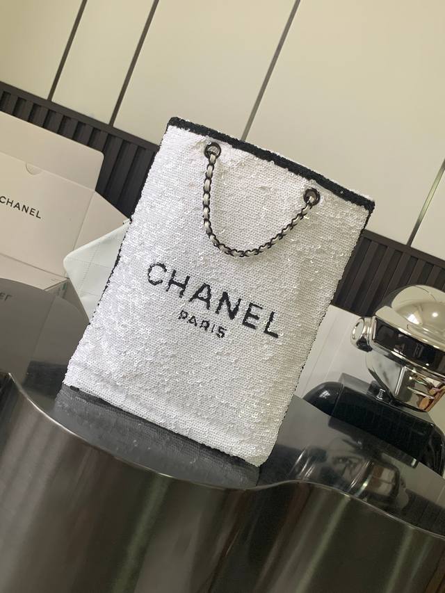 Chanel 2024S亮片托特包 两条肩带，多种背法 尺寸：30X2X39Cm 型号：4856