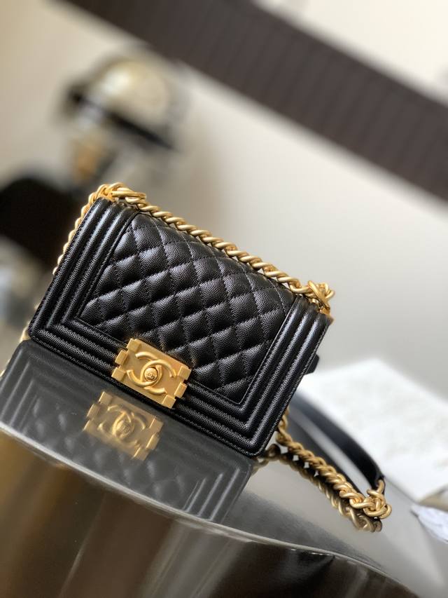 Chanel Leboy 菱格鱼子酱牛皮复古五金 款号：67085，尺寸：20.5X12X8.5Cm