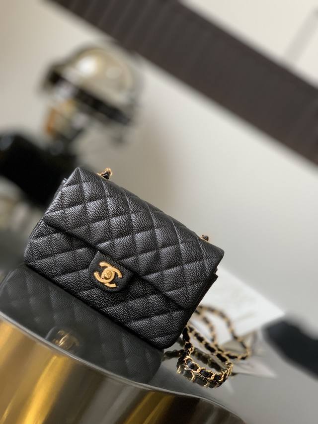 鱼子酱牛皮 Chanel 经典cf菱格链条包 全钢五金，真空电镀。 尺寸：20X12X6Cm 款号：1116