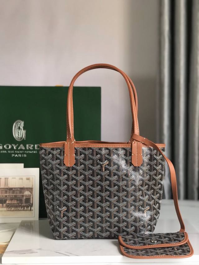 正品级 Goyard 戈雅 经多次研究与改良，不断提升面料与皮质，全方位独家定制只为不断达到客户的高品质要求 底布采用与zp一致的定制高品雨露麻，再涂上光面的树