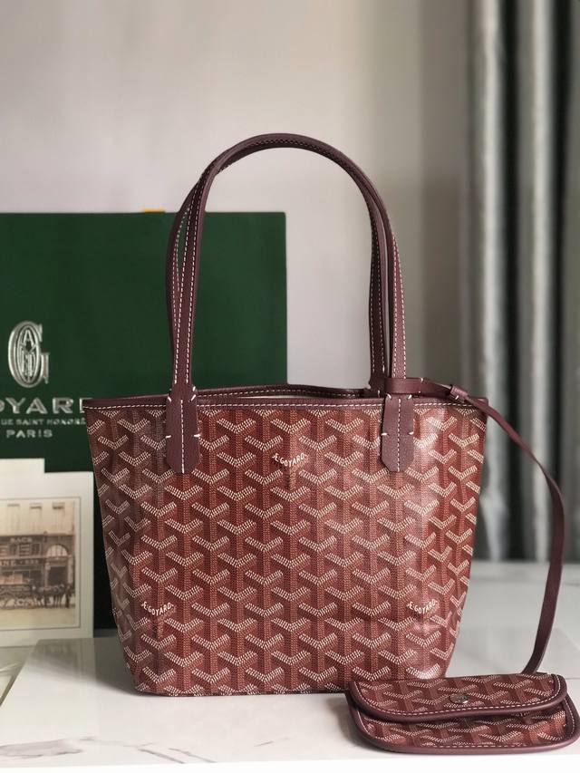 正品级 Goyard 戈雅 经多次研究与改良，不断提升面料与皮质，全方位独家定制只为不断达到客户的高品质要求 底布采用与zp一致的定制高品雨露麻，再涂上光面的树