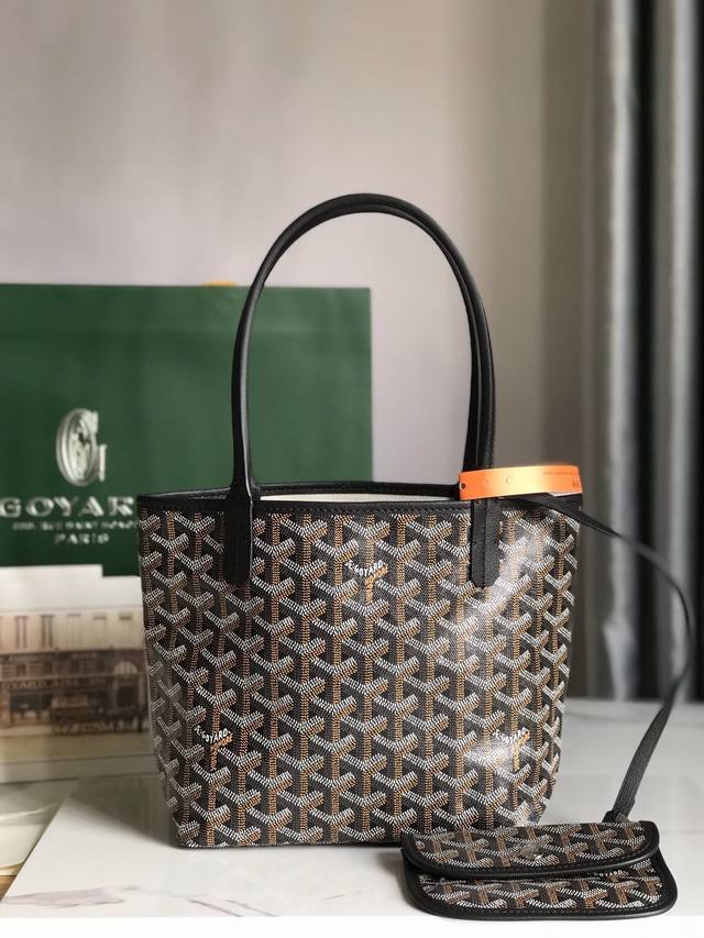 正品级 Goyard 戈雅 经多次研究与改良，不断提升面料与皮质，全方位独家定制只为不断达到客户的高品质要求 底布采用与zp一致的定制高品雨露麻，再涂上光面的树