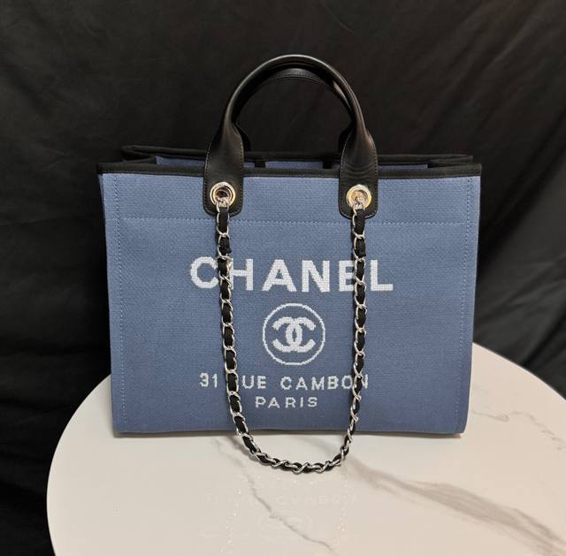 Chanel 66941 #大号沙滩牛仔帆布包chanel Deauville春夏迪拜度假系列经典购物袋带手柄大号妈咪包夏天时尚搭档休闲百搭越发自然简易的搭扣设