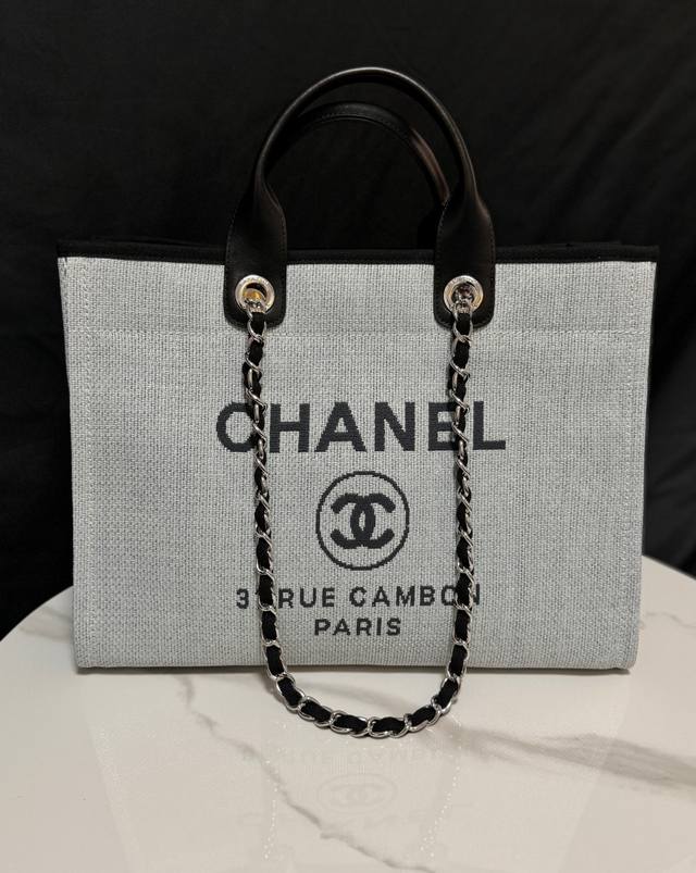 Chanel 66941 #大号沙滩牛仔帆布包chanel Deauville春夏迪拜度假系列经典购物袋带手柄大号妈咪包夏天时尚搭档休闲百搭越发自然简易的搭扣设