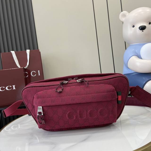 配全套原厂绿盒包装 新品 小号gg斜挎包 秋冬男士系列经典单品生动展现运动风格。该系列单品采用original Gg帆布制作,隽永廓形搭配甄选配色,织带和guc 配全套原厂绿盒包装 新品 小号gg斜挎包 秋冬男士系列经典单品生动展现运动风格。该系列单品采用original Gg帆布制作,隽永廓形搭配甄选配色,织带和guc