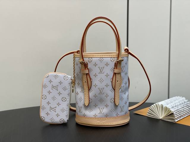 原单精品 M12317白色牛仔 迷你水桶包系列 Nano Bucket Mini水桶手袋 Nano Bucket Xl以2024年秋冬新款monogram Mi 原单精品 M12317白色牛仔 迷你水桶包系列 Nano Bucket Mini水桶手袋 Nano Bucket Xl以2024年秋冬新款monogram Mi