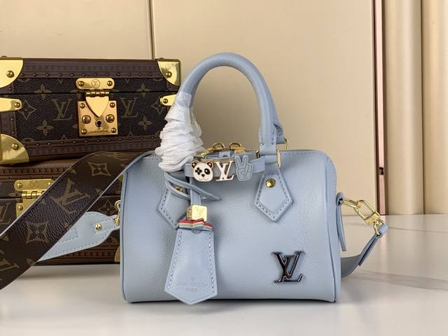 顶级原厂 Diy款 Speedy 18 手袋 M24598 M24604 浅蓝色 经典轮廓,为 Monogram Empreinte 粒面皮革压印 Monogr 顶级原厂 Diy款 Speedy 18 手袋 M24598 M24604 浅蓝色 经典轮廓,为 Monogram Empreinte 粒面皮革压印 Monogr