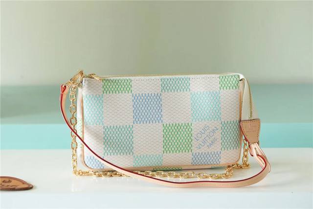 顶级原单 N40642蓝色 麻将包系列 Pochette Accessoires 手袋、本款 Pochette Accessoires 手袋采用 Monogra