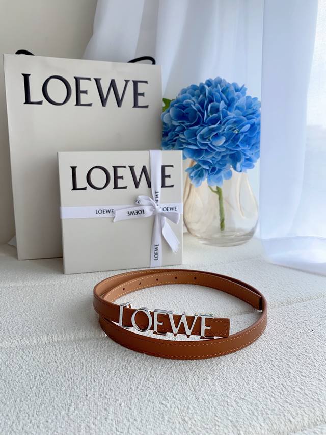 罗意威 双面意大利进口头层小牛皮，搭配真空电镀亮面字母纯铜扣，官网新款，专柜有售，市场顶级品质，支持验货 配送全套专柜包装，宽度 1.5Cm