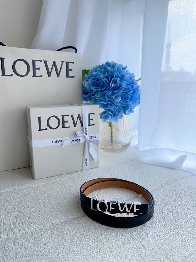 罗意威 双面意大利进口头层小牛皮，搭配真空电镀亮面字母纯铜扣，官网新款，专柜有售，市场顶级品质，支持验货 配送全套专柜包装，宽度 1.5Cm