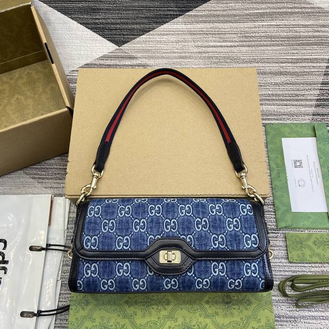 配全套包装 新品 Gucci Luce系列小号肩背包 这款单品出自gucci Lido系列，设计灵感源自意大利海岸的夏日风情和海滩俱乐部。Gucci Luce系