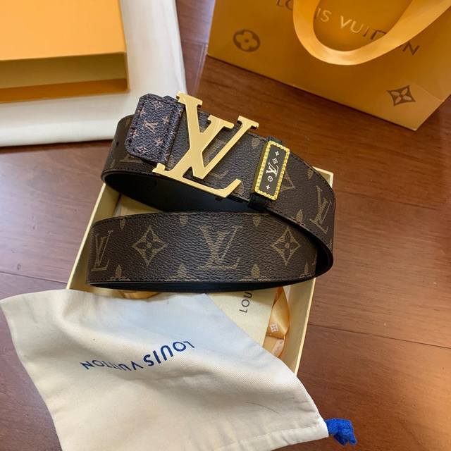 Lv路易威登高端私货专供，正版开模 此款腰带采用意大利原厂定制进口针纹底皮带身 修边新款精密电镀标志性五金搭扣 对版专柜足宽40Mm 实物拍摄，品质保真