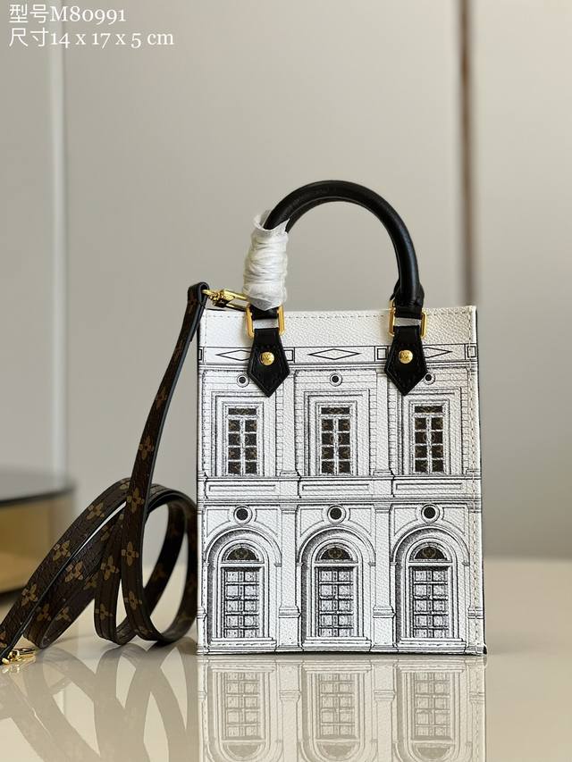 批 顶级原单 独家实拍 M80991 艺术总监 Nicolas Ghesquière 携手以错视创作闻名的意大利 Fornasetti 艺术设计工作室，推出 A