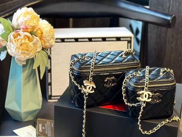 原单 折叠礼盒 官网飞机箱 Chanel 24P 珐琅调节扣 做到全球断货就是它，Chanel盒子包没错了，又是香奈儿因为太火爆，都卖光光了小巧的包型和可爱的小