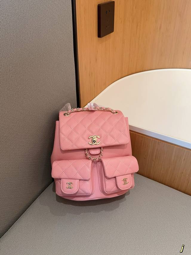 香奈儿chanel 中古vintage 23P双肩书包 鱼子酱duma青蛙双肩包 尺寸19×24×10 礼盒包装 香奈儿chanel 中古vintage 23P双肩书包 鱼子酱duma青蛙双肩包 尺寸19×24×10 礼盒包装