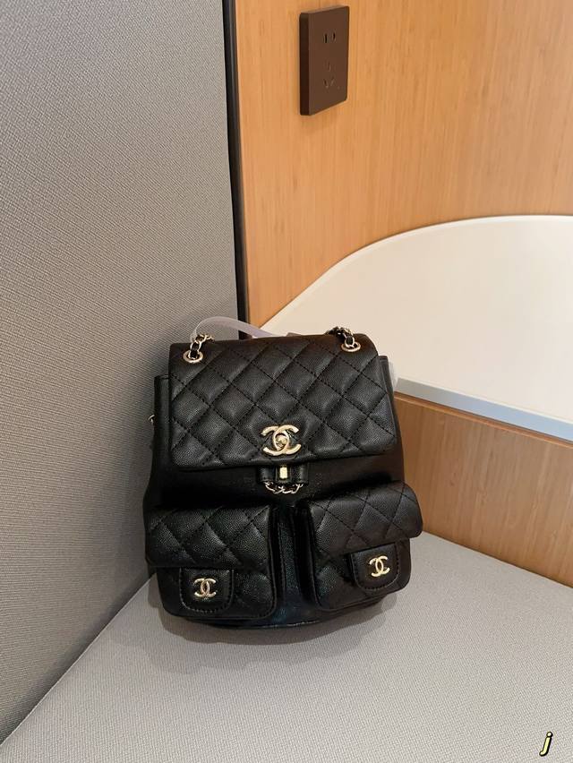 香奈儿chanel 中古vintage 23P双肩书包 鱼子酱duma青蛙双肩包 尺寸19×24×10 礼盒包装 香奈儿chanel 中古vintage 23P双肩书包 鱼子酱duma青蛙双肩包 尺寸19×24×10 礼盒包装
