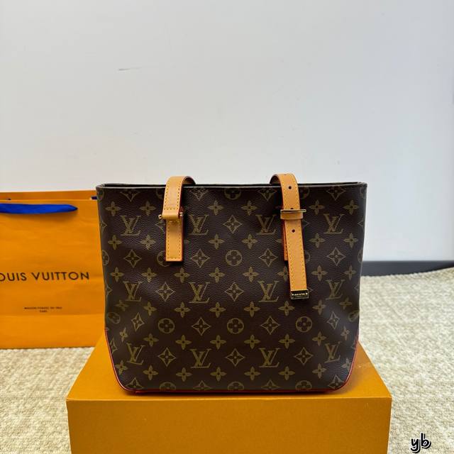 折叠盒 Lv水桶包 日本中古 Vintage包包v老花村上隆限定薇薇安手提女包lv老花限定薇薇安手提!超美!好多网红潮人配宽肩带单肩斜挎背这款包看着简单,搭配起 折叠盒 Lv水桶包 日本中古 Vintage包包v老花村上隆限定薇薇安手提女包lv老花限定薇薇安手提!超美!好多网红潮人配宽肩带单肩斜挎背这款包看着简单,搭配起