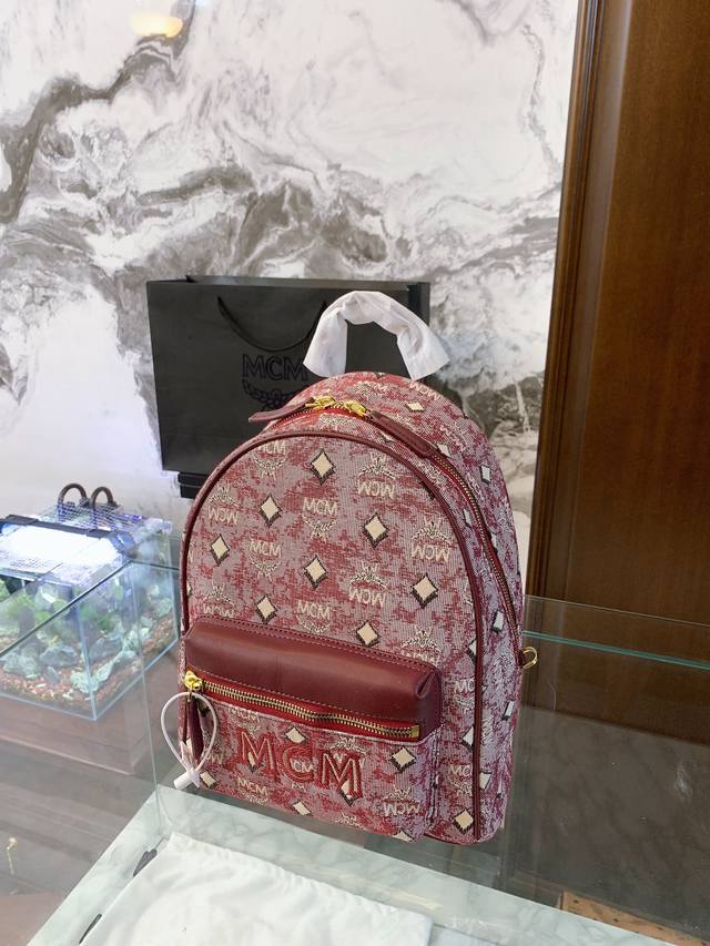 原版布 经原单mcm Vintage Jacquard双肩背包到货啦 M C M 款韩国专柜新款双肩包青岛原单代工品质 原版颜色拉头!专柜同材质 原版ykk拉头 原版布 经原单mcm Vintage Jacquard双肩背包到货啦 M C M 款韩国专柜新款双肩包青岛原单代工品质 原版颜色拉头!专柜同材质 原版ykk拉头