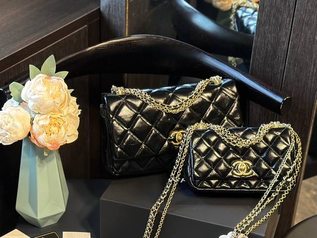 折叠礼盒 香奈儿24A高级手工坊 Woc 慵懒随性又好背 上身满满的惊喜 高级慵懒又随性 彻底心动的一只x Size:25Cm P40Cm 折叠礼盒 香奈儿24A高级手工坊 Woc 慵懒随性又好背 上身满满的惊喜 高级慵懒又随性 彻底心动的一只x Size:25Cm P40Cm