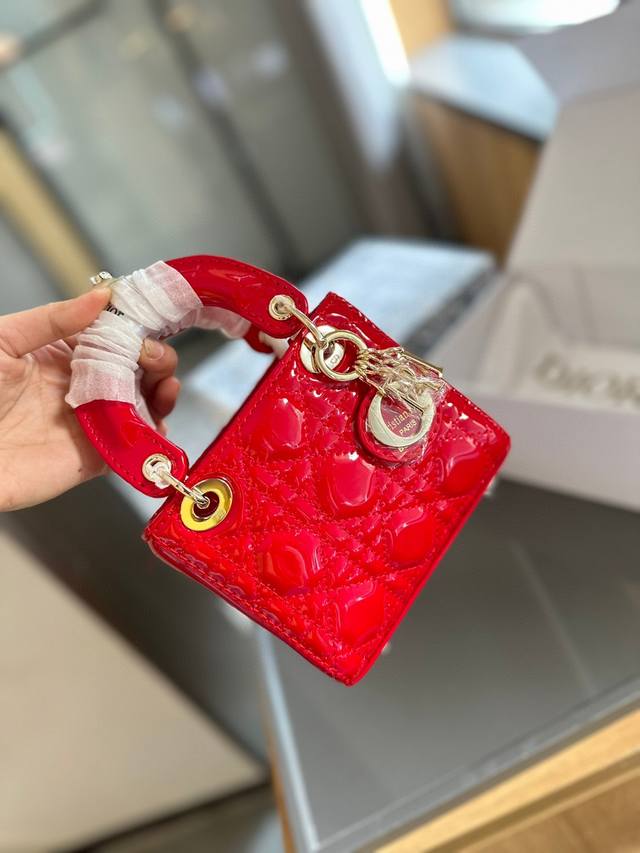 折叠礼盒包装 Dior 2024 新品限定 Dior Micro Mini 小戴妃 配长肩带 高端品质 原版皮 可随意对比专柜细节 独家出货 高版本第一批 实拍