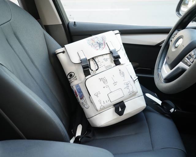 蔻驰 官网同步 高版本 原厂双肩背包 不要错过 全原单小牛皮制作 品质极好 超大容量 非市面普通货 来自贸易公司的狠货.. 强调一下 原厂 一直是抢爆的款式 专