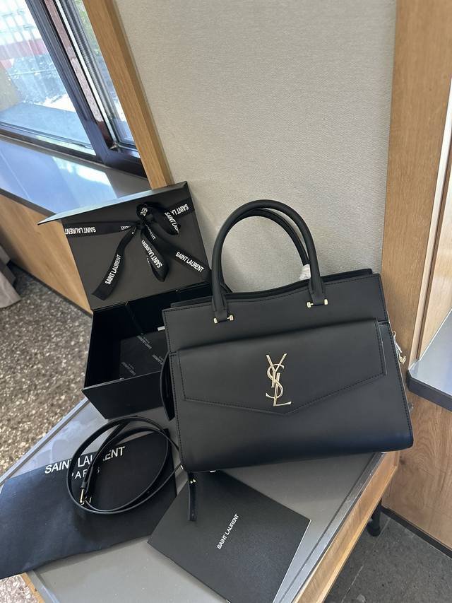 圣罗兰 Uptown手提包 时尚又不失优雅 可甜可咸 轻松驾驭搭配任何风格 集美必入款 尺寸31.24