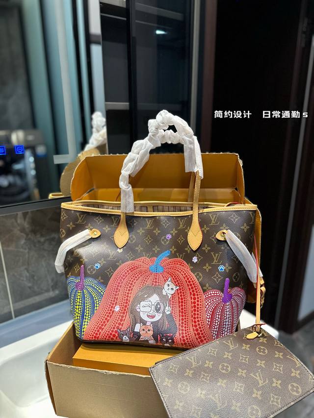 Lv托特 彩绘购物袋超火的tote托特包,日常通勤都非常可会越用越喜欢的一款,值得入手。尺寸:33 29 Lv托特 彩绘购物袋超火的tote托特包,日常通勤都非常可会越用越喜欢的一款,值得入手。尺寸:33 29