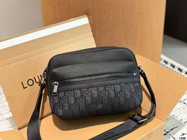 配盒子 迪奥相机包 迪奥dior 新款 时尚百搭上身 男女通用 尺寸24.17