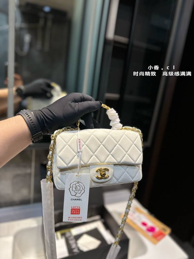 礼盒包装 Chanel香奈儿23S花手柄cf 简直就是神采奕奕的大小姐 纸醉金迷这个词可以恰当的形容它尺寸20.7.12