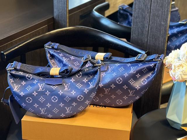牛皮版本 飞机盒包装 Lv Hamac 胸包送男朋友专属酷酷酷！ 此款discovery 腰包由 Monogram Eclipse帆布制成,兼具休闲时尚气质与现