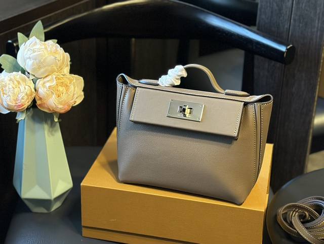 头层牛皮 配盒 顶级原单进口头层togo皮 顶级货 不是地产货 Hermès 爱马仕 翅膀包 高端质量 专柜最新款进口荔枝纹 明星同款 原版质量 ,Hermès 头层牛皮 配盒 顶级原单进口头层togo皮 顶级货 不是地产货 Hermès 爱马仕 翅膀包 高端质量 专柜最新款进口荔枝纹 明星同款 原版质量 ,Hermès